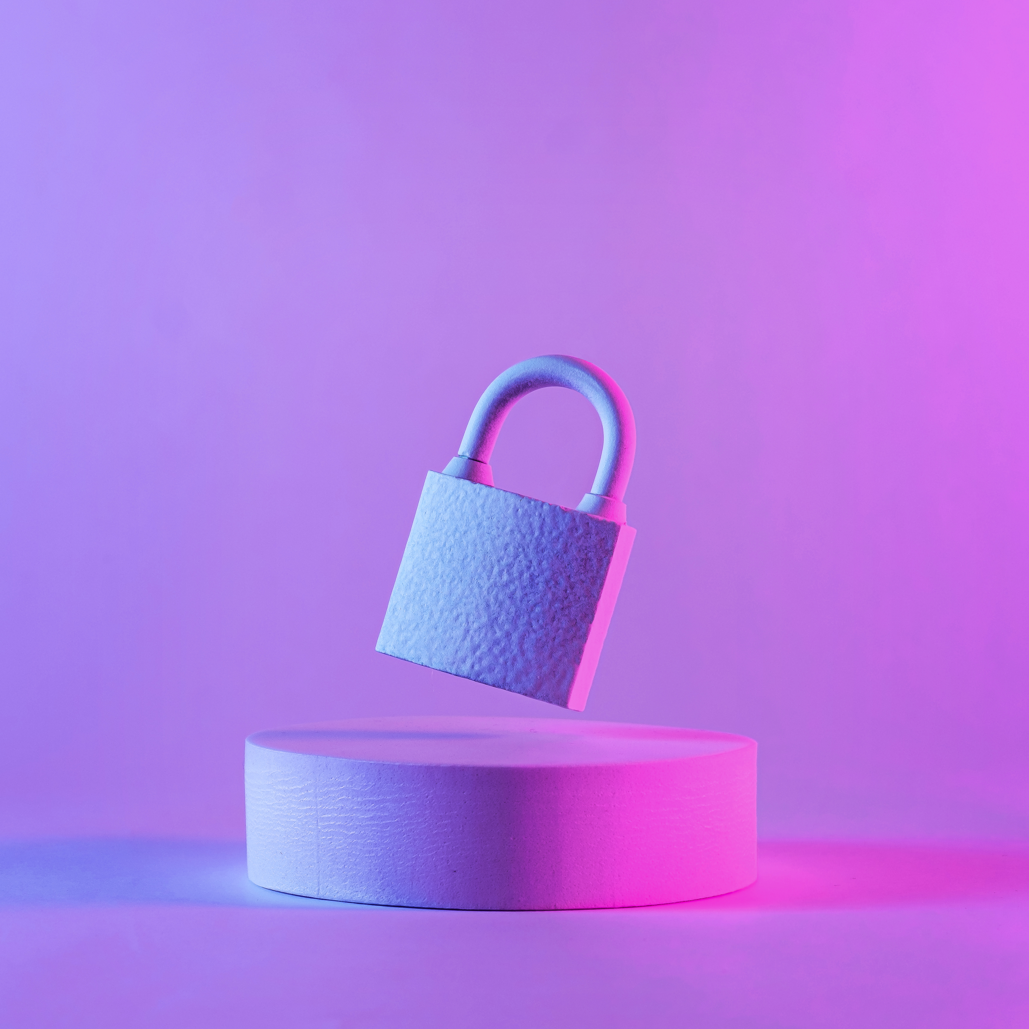 studio-close-up-of-a-padlock-floating-above-a-roun-2025-01-08-23-38-57-utc