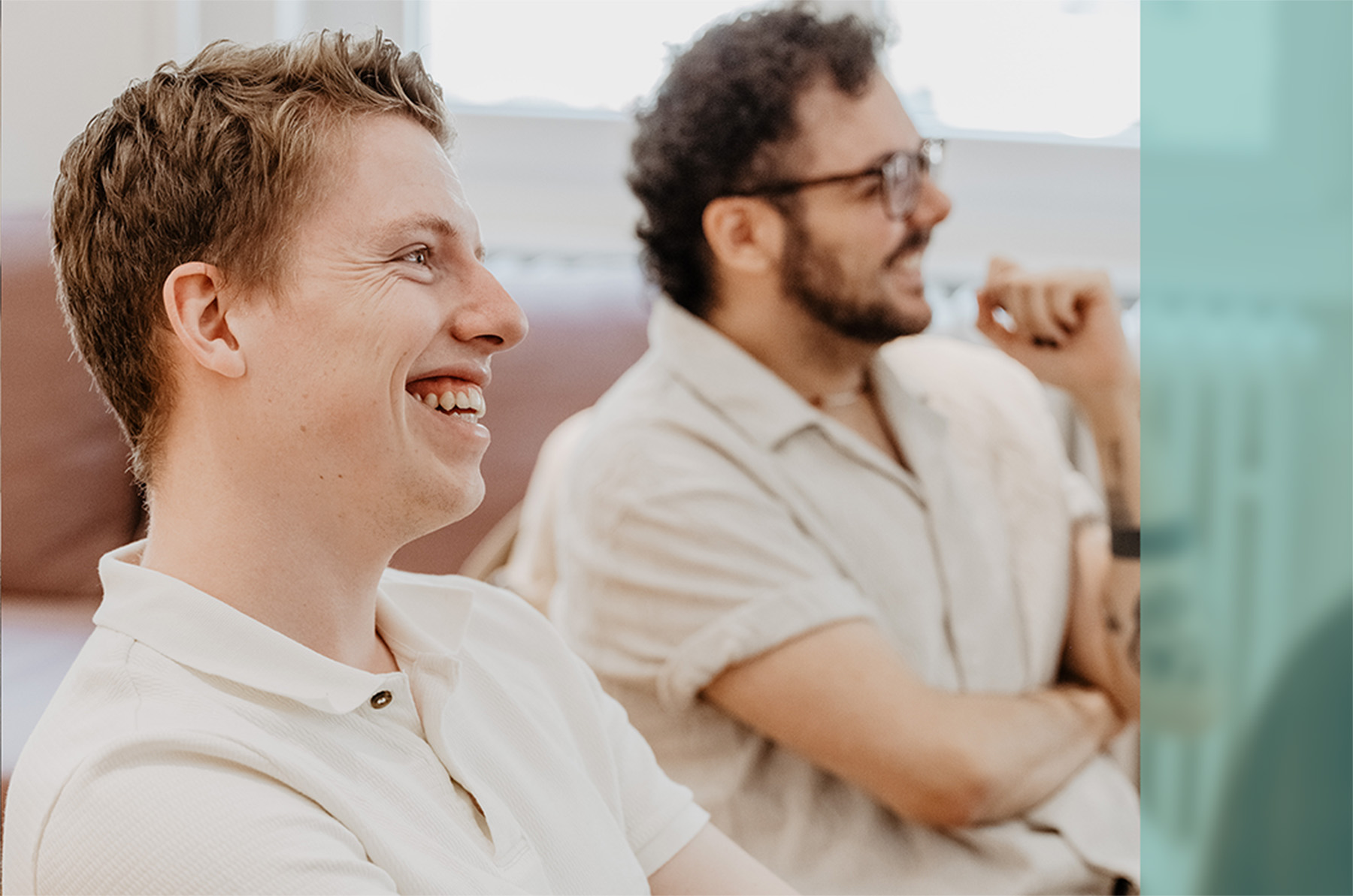 Leonardo und Xiomi in einem Meeting zu Change Management und User Adoption