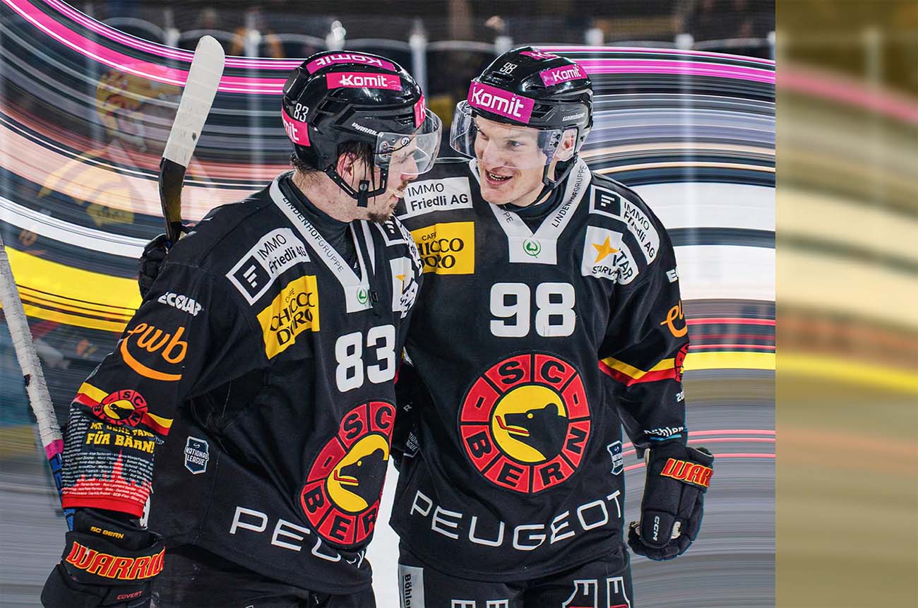 The SC Bern team on the ice hockey rink