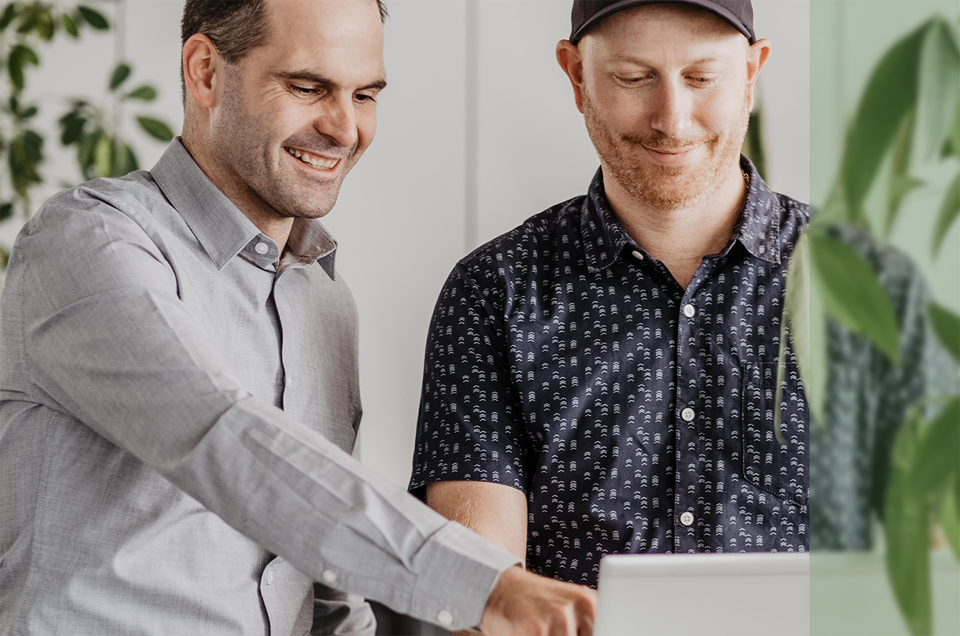 Borner Team in Diskussion zur Implementierung von Microsoft Teams für mehr Effizienz