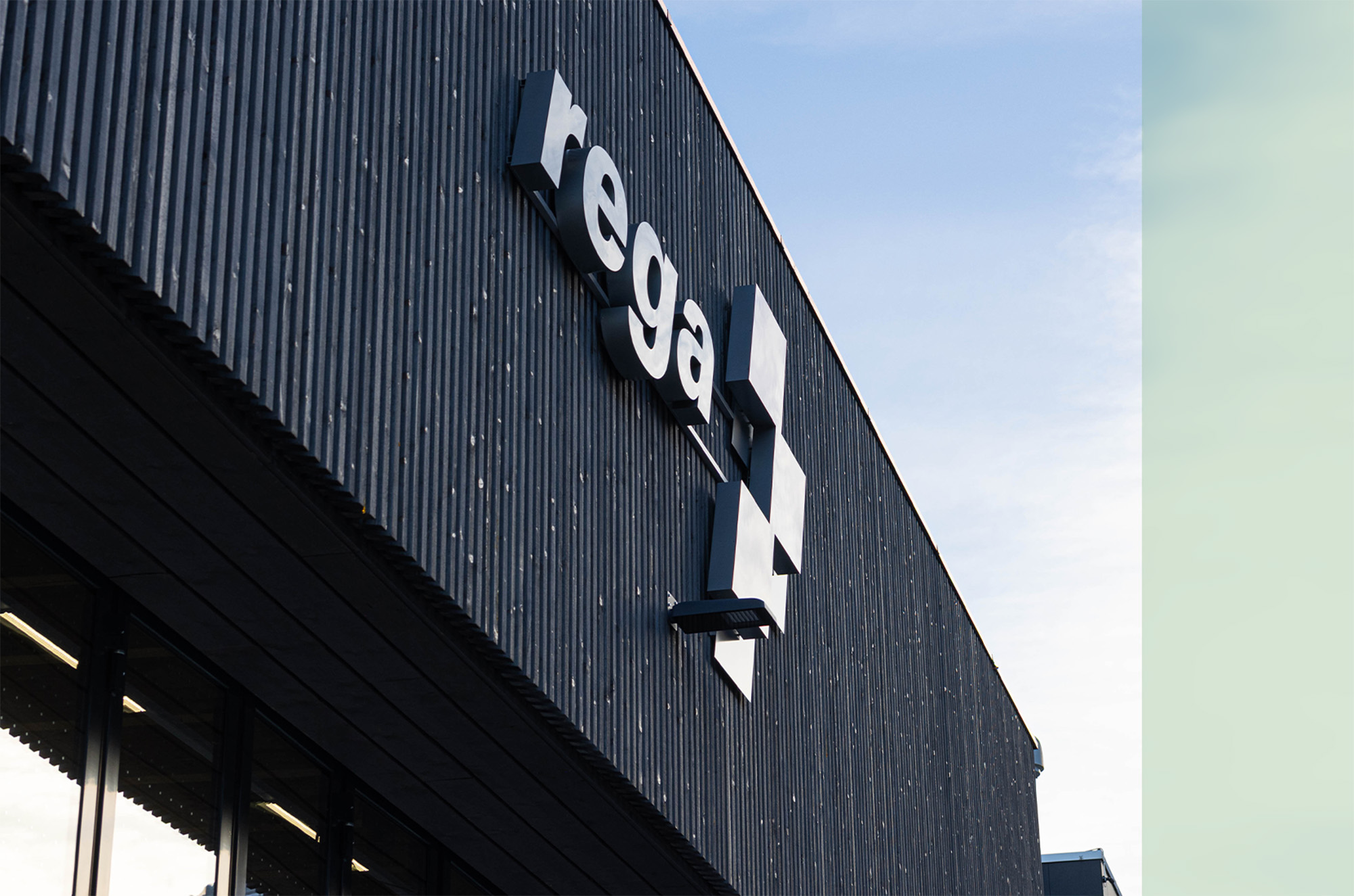 Rega Helikopter in der Luft